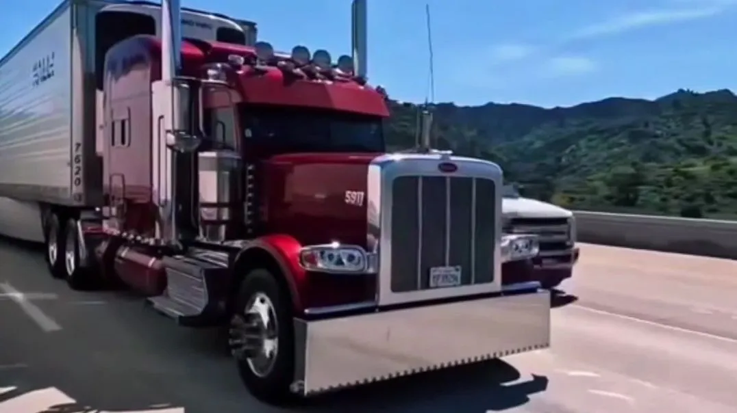 Os Caminhões Americanos Bicudos Mais Top dos Estados Unidos | Potência e Estilo na Estrada 🇺🇸
