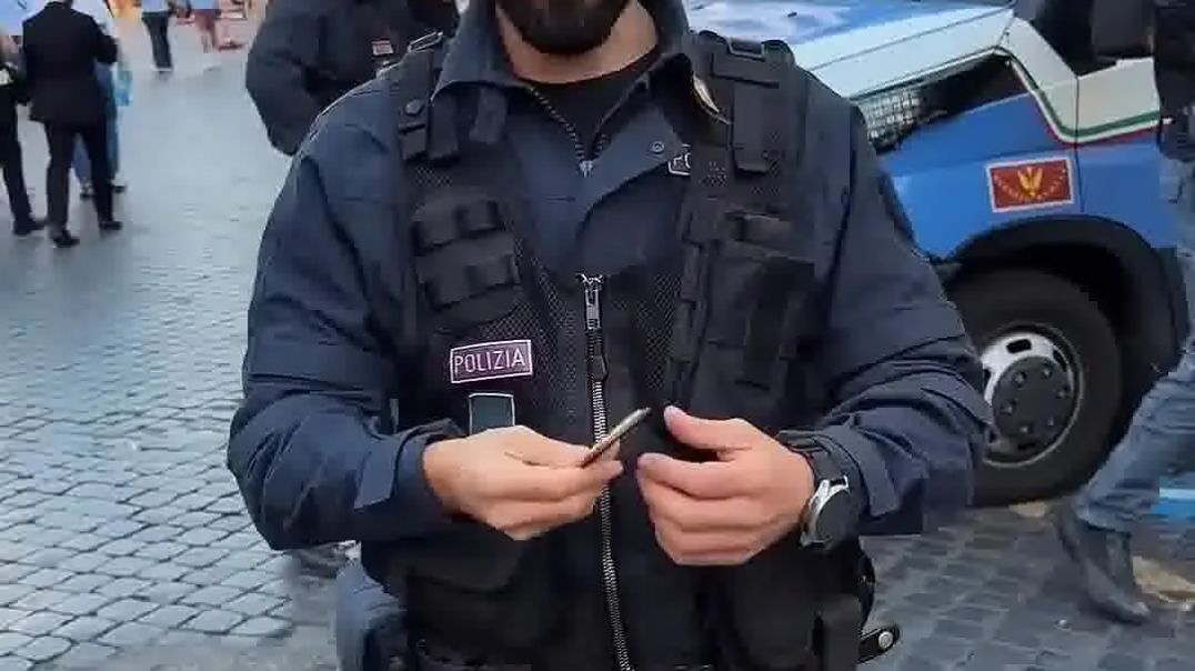 Policial Italiano te Para, mas é Para Isso! 🥹 A Gentil Surpresa de Roma